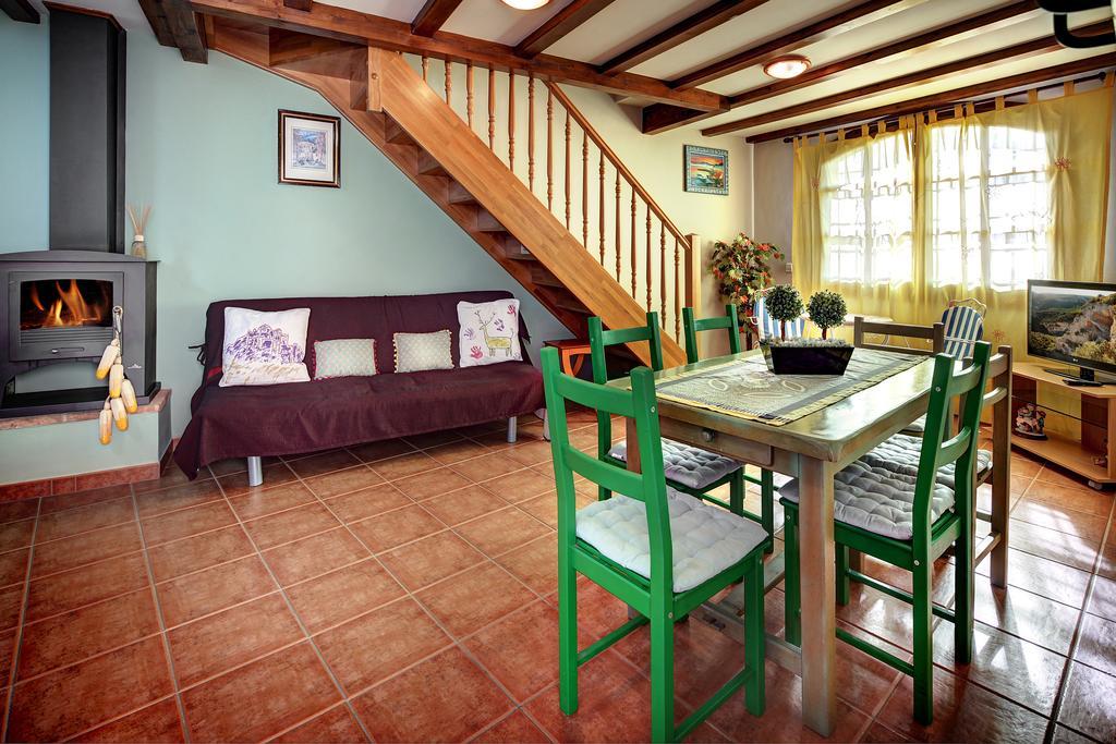 Apartamentos Bellavista Alquézar Chambre photo